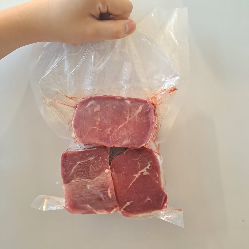 

Tenderloin Beef (Steak Cut) lokal/ Daging Sapi Lulur Dalam Frozen/ Makanan Beku