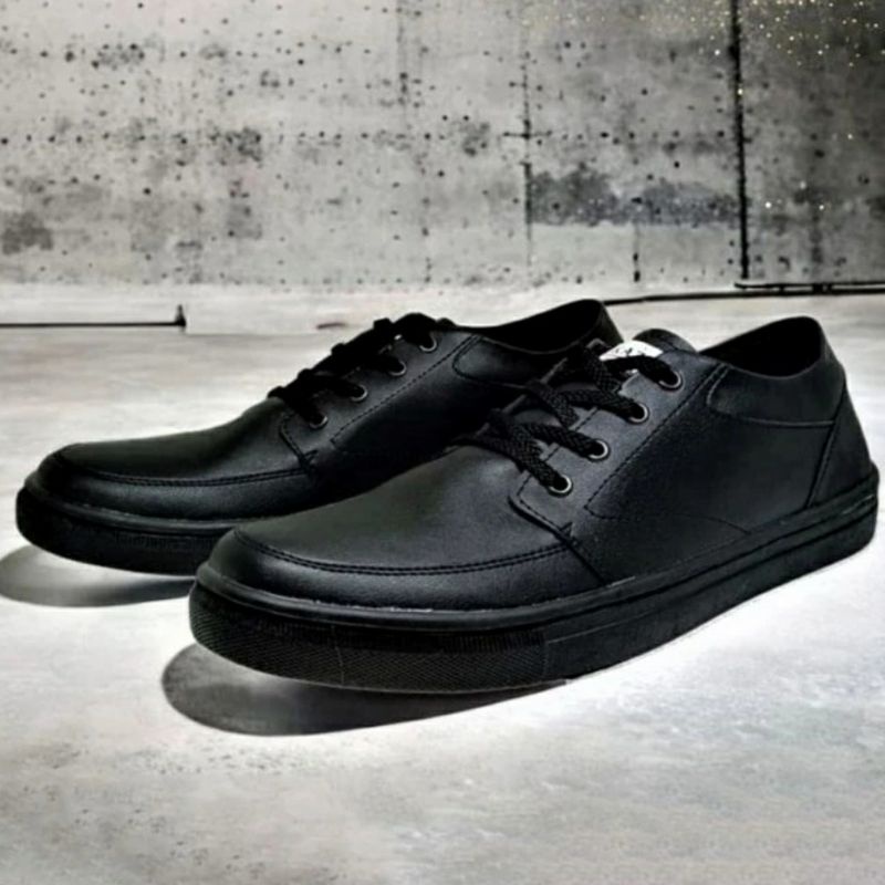 MZIO OXPORD Sepatu Kasual Pria Men-703 Full Black 39.44 Sepatu Sneakers Formal Style Sekolah SMP SMA, 39