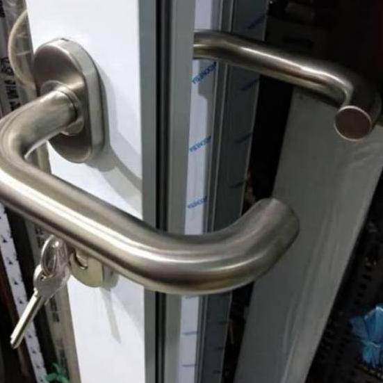 ➴ Kunci Pintu Alumunium 8530 Set/ kunci handle pintu pisah pintu alumunium 8530 putih brown Stainles