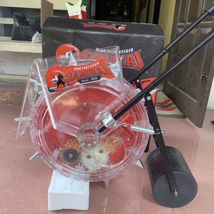 alat tanam jagung dorong / corn seeder