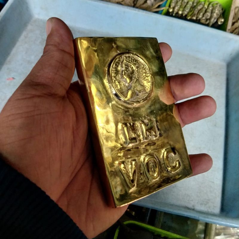 Replika Kuningan Emas Batangan VOC