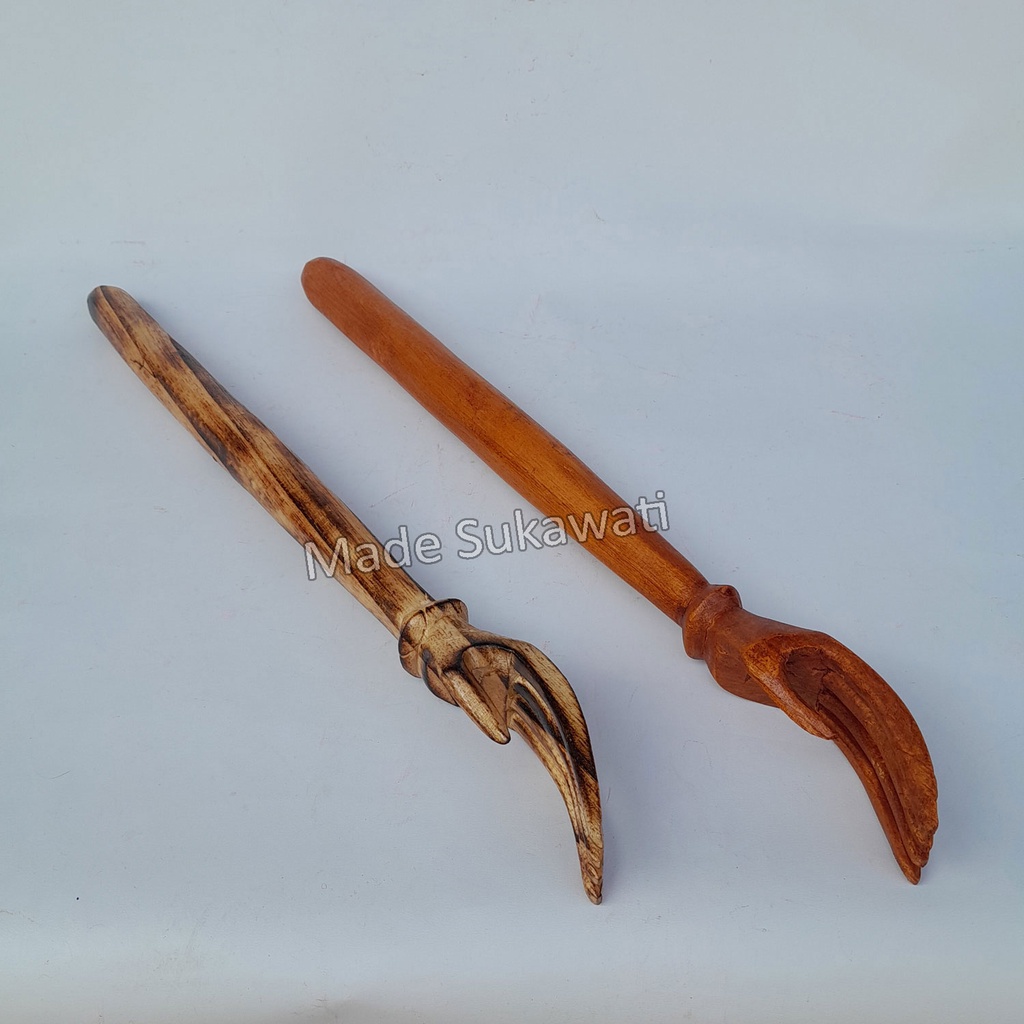 Garukan punggung kayu motif tangan kerajinan hiasan penggaruk handmade