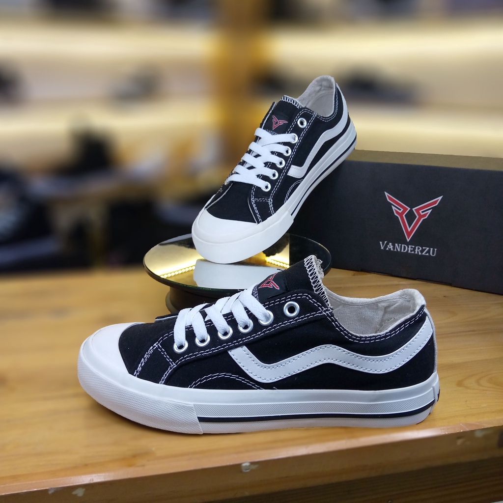 Vanderzu Publik Higt Quality Premium Black White 36 - 43 Sneakers Kanvas Free box