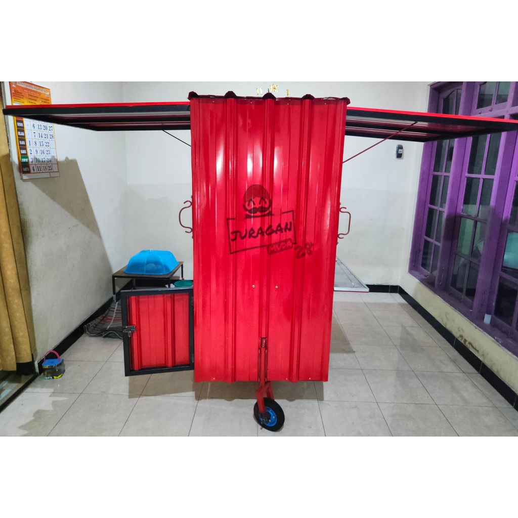 Gerobak Booth Container Jualan Dinding Spandek Serbaguna dengan Roda