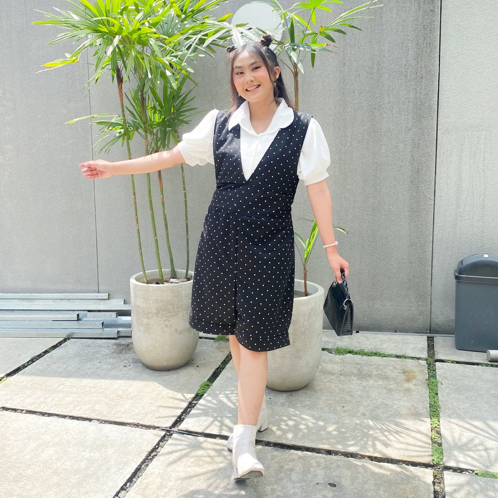 Yoenik Apparel Dahyun Overall Celana Pendek – Jumpsuit Polkadot Wanita – Baju Kodok Kekinian
