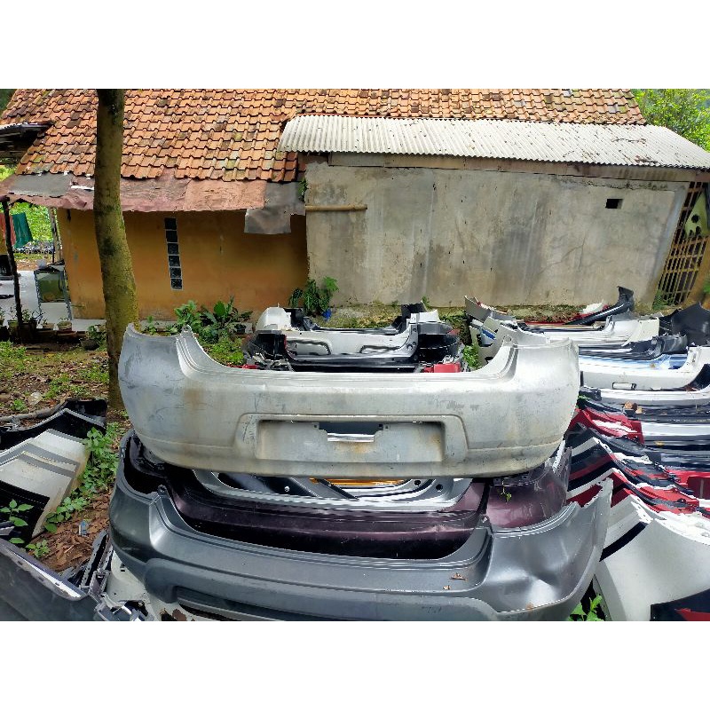 bumper belakang nissan grand livina 2008-2011