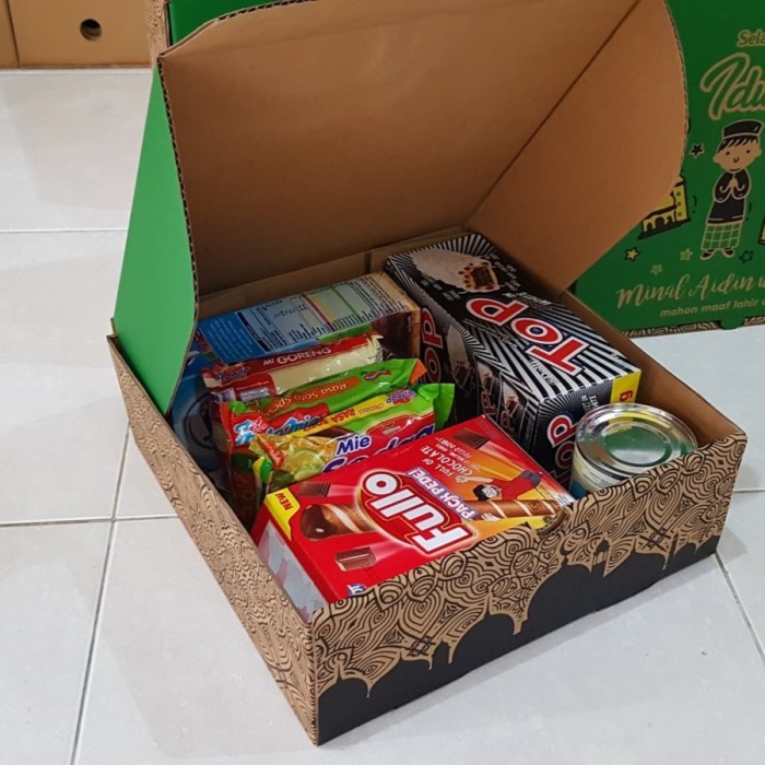 

Kardus Box Parcel Lebaran Kotak Bingkisan Idul Fitri Ukuran 29X29X10Cm 009