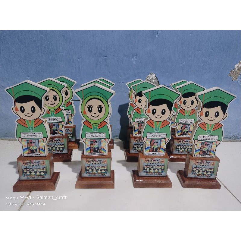 

plakat / piala wisuda custom 30x10