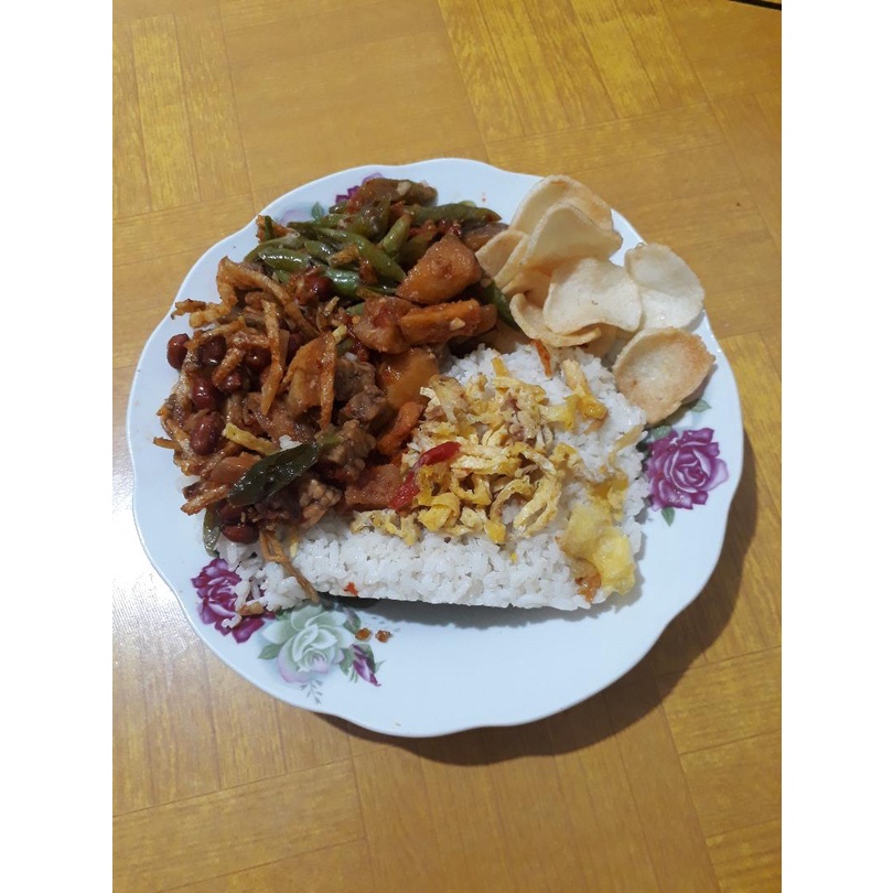 Nasi Uduk porsi Jumbo