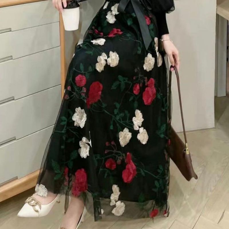 6605 Hitam - Rok Import Tutu Bordir Rose Hitam