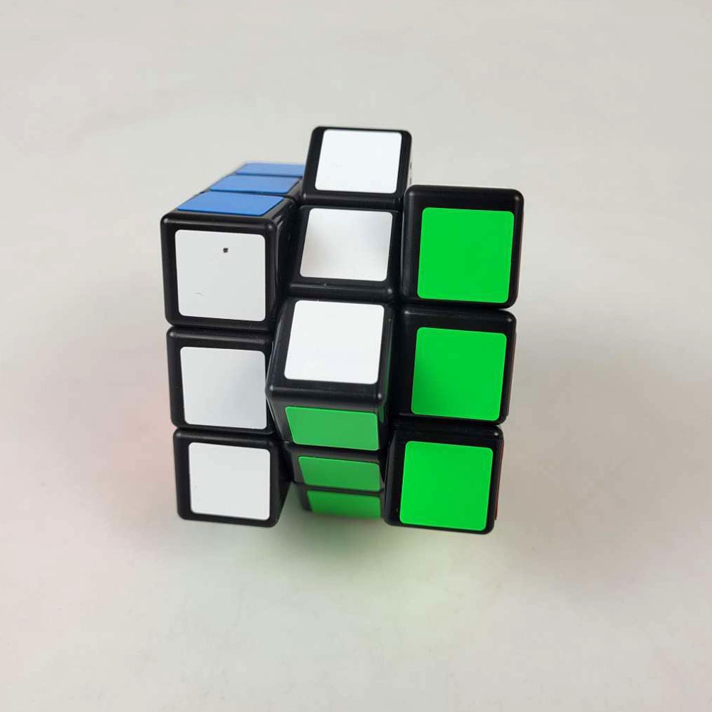 Mainan Kubus Rubik Magic Cube Ukuran 3 x 3 x 3