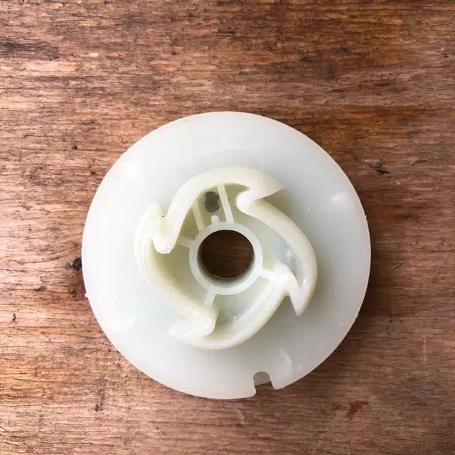 Montana Pully Engkol Chainsaw Tipe CS 9000 MTN