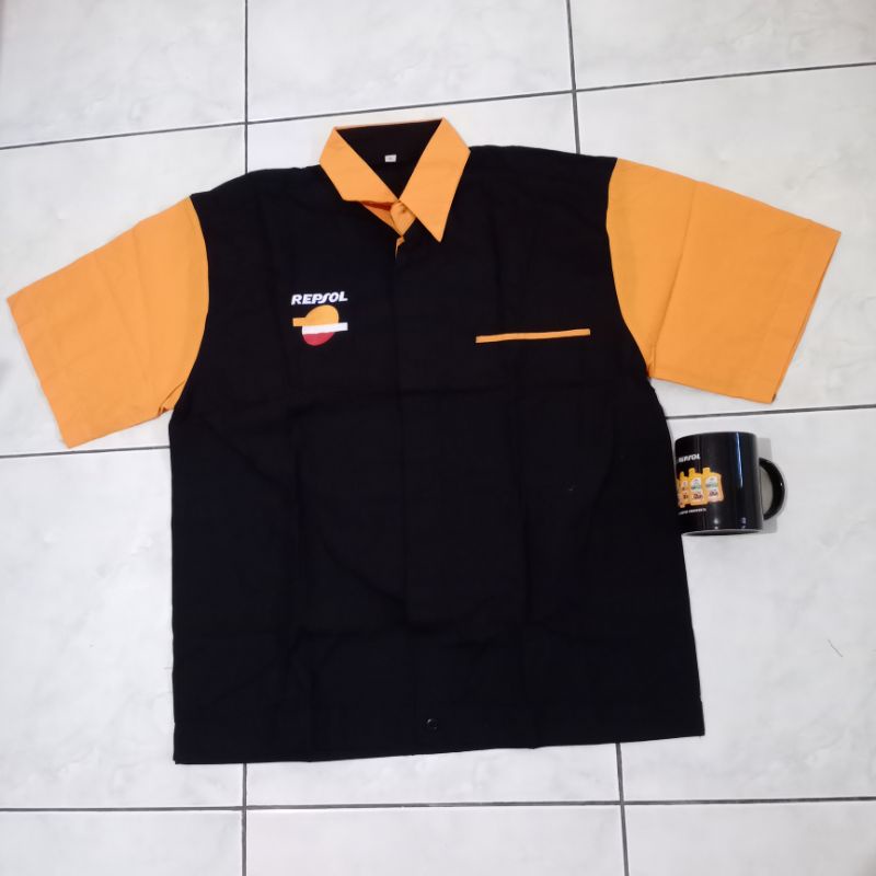 kemeja baju mekanik otomotif oli Repsol Hitam Size XL + Mug