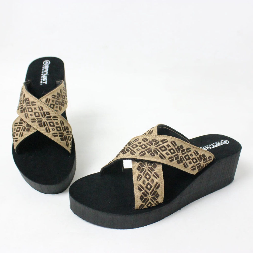 sandal wedges silang rajut motif wanita