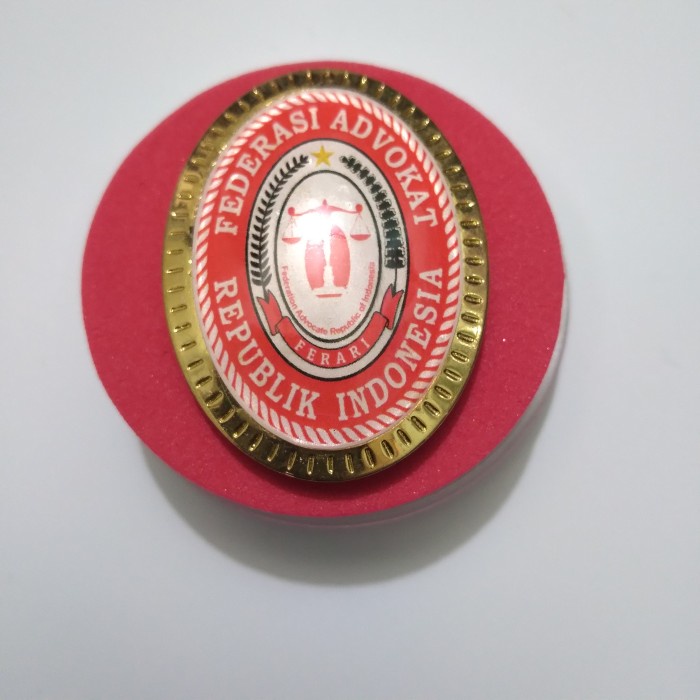 Pin Jas Pin Advokat Ferari