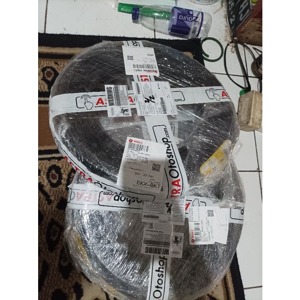 ban pirelli ring 10 1 set