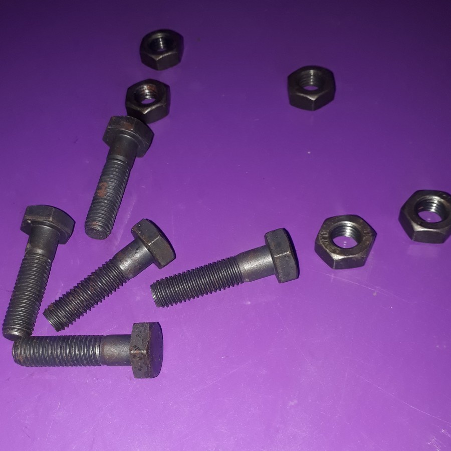 Baut + Mur Baja M10x70/Hitam Baja/Baja Grade 8.8/kunci 17