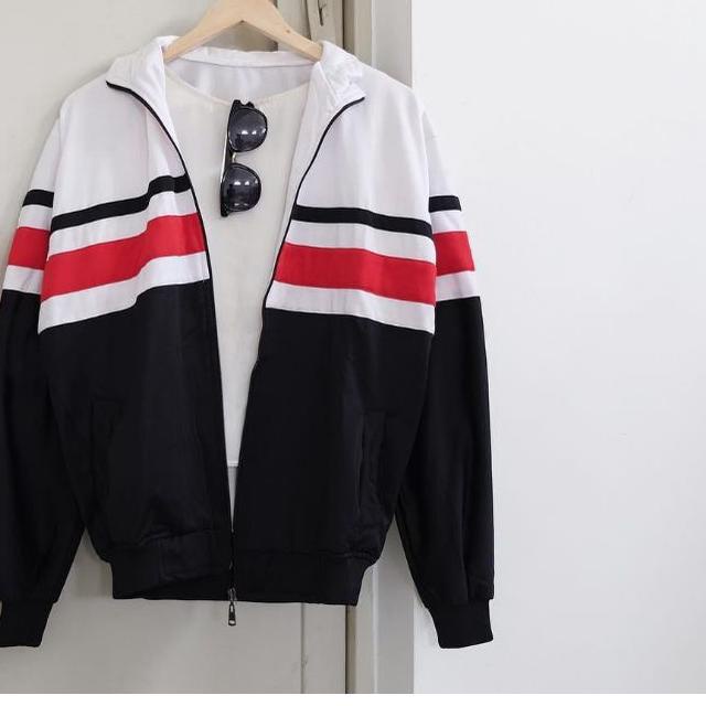 ➴ Jaket tracktop putih hitam garis merah ✯