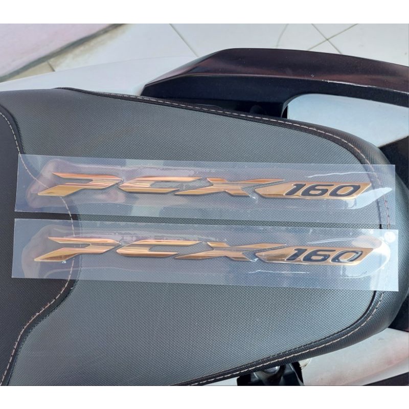 emblem pcx plus emblem 160 warna silver chrome dan gold original losspack sepasang dan satuan