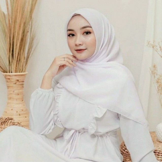 elzata hijab hijab segi empat Hijab/kerudung/jilbab segi empat polos| Hitam Bella square - Putih J8F