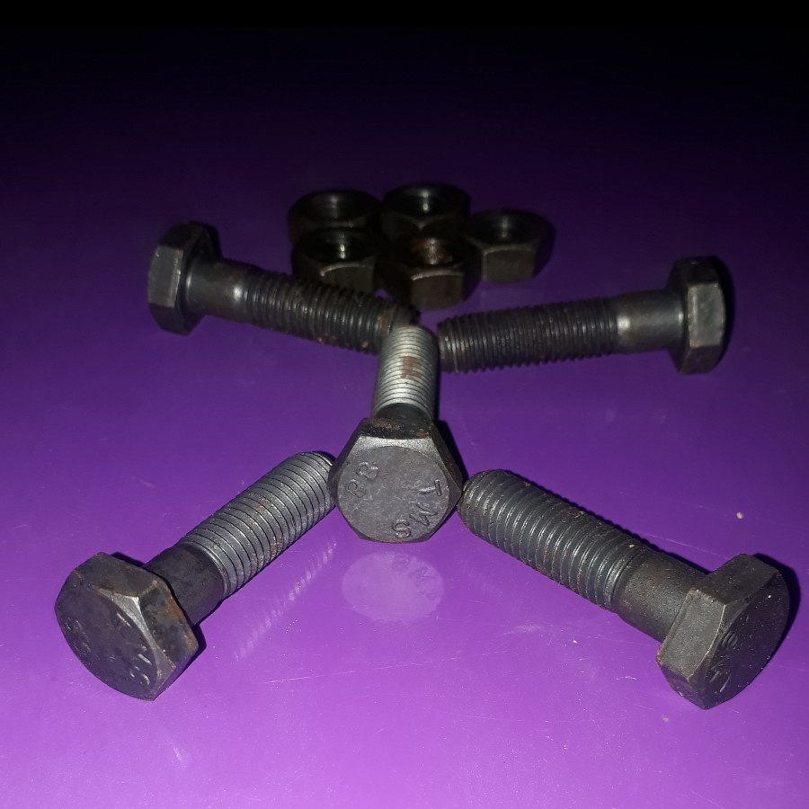 Baut + Mur Baja M10x60/Hitam Baja/Baja Grade 8.8/kunci 17