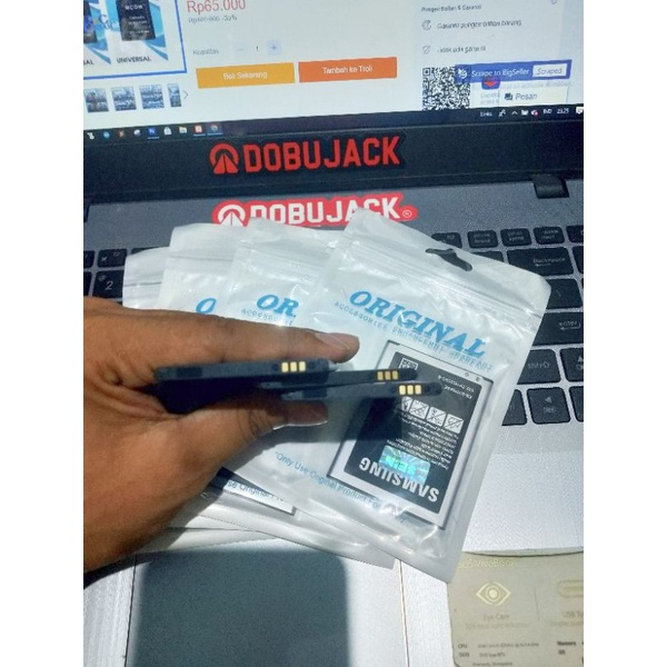 [ 3 kaki ] Baterai J1 ACE . EB-BJ110ABE . SM-J110F . SM-J110G . SM-J110H . SM-J111F . SM J111F   hp samsung J1 ace / J110 / S4 MINI / I9190 / J1ace batre original OC