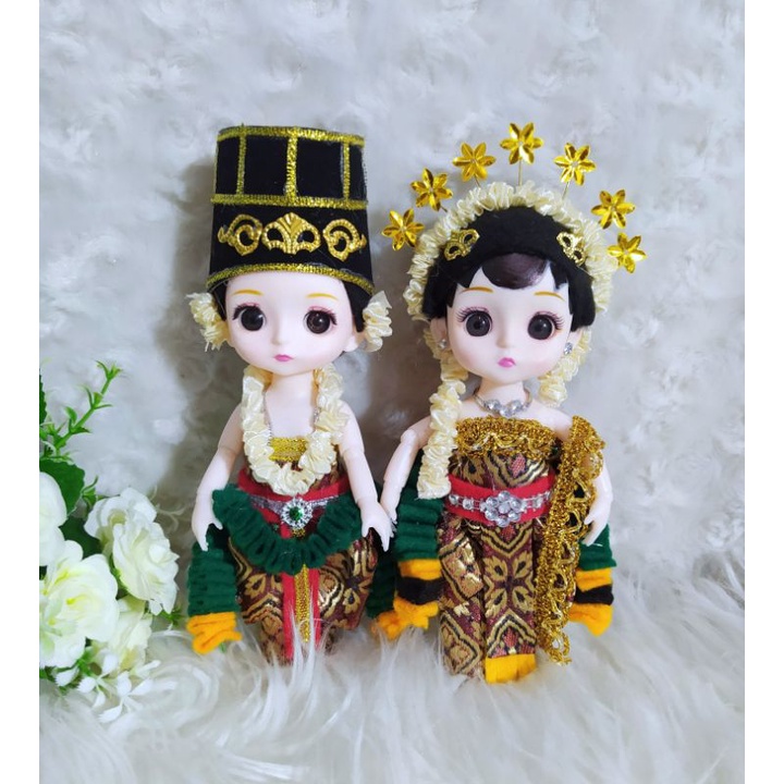 Boneka pengantin dodotan