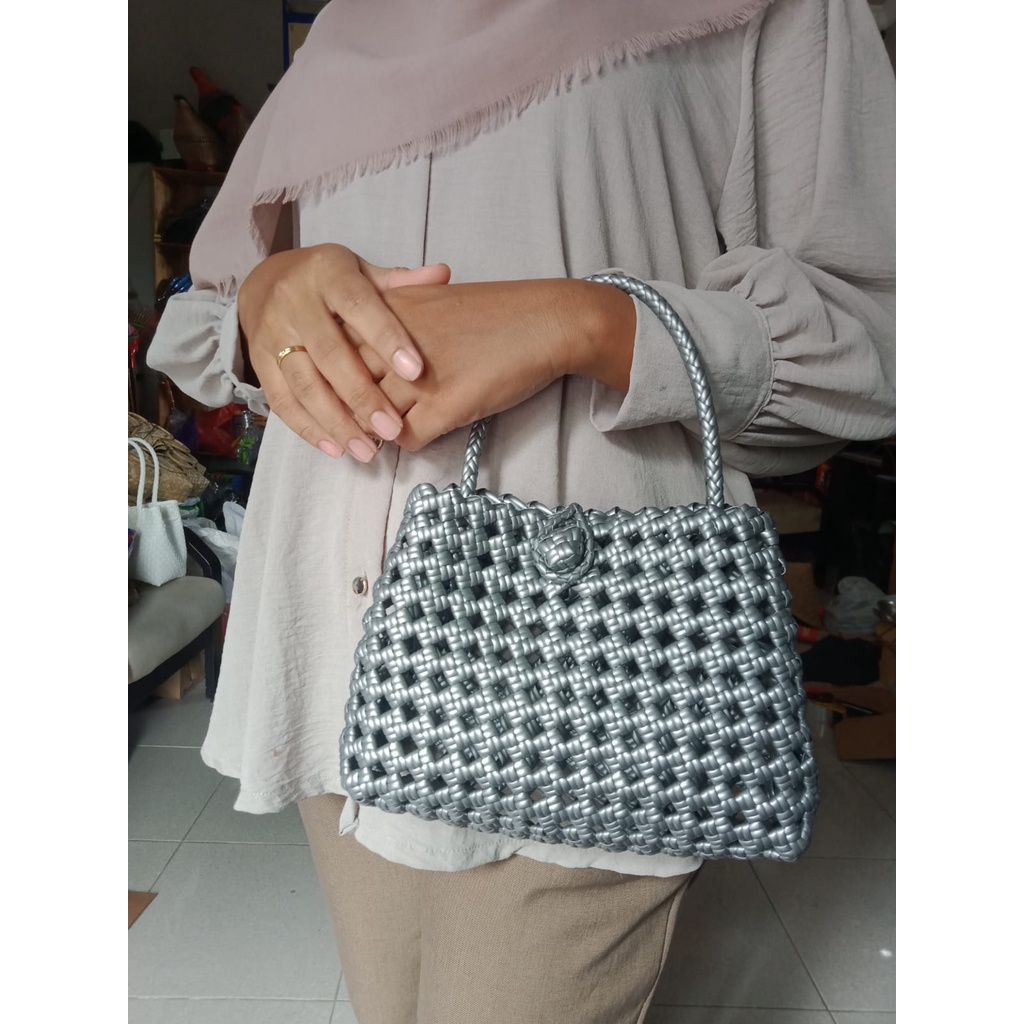 TAS ANYAMAN PLASTIK KECIL MURAH/TAS WANITA
