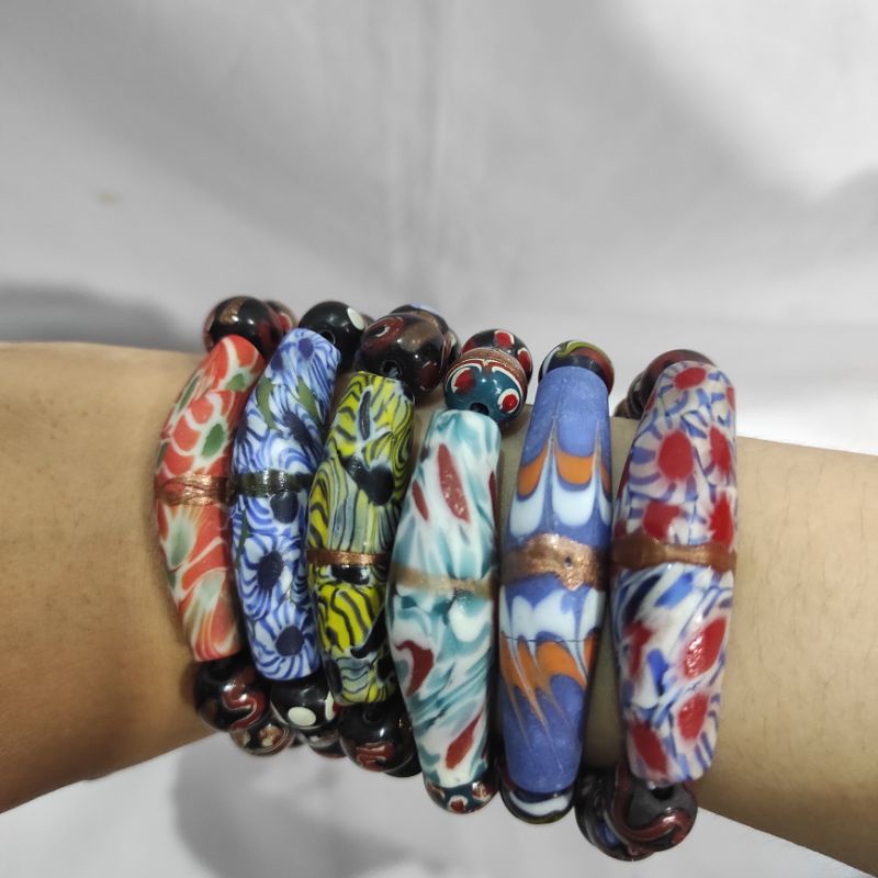 gelang manik batu lamiang dayak kalimantan