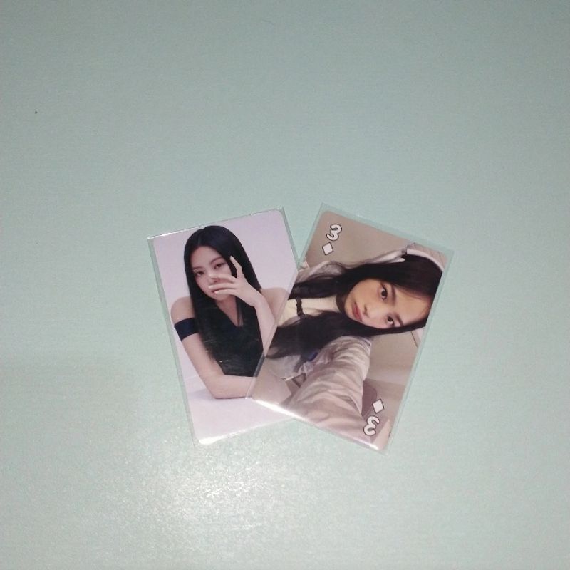 booked photocard minji headphone pair with jennie dashing diva