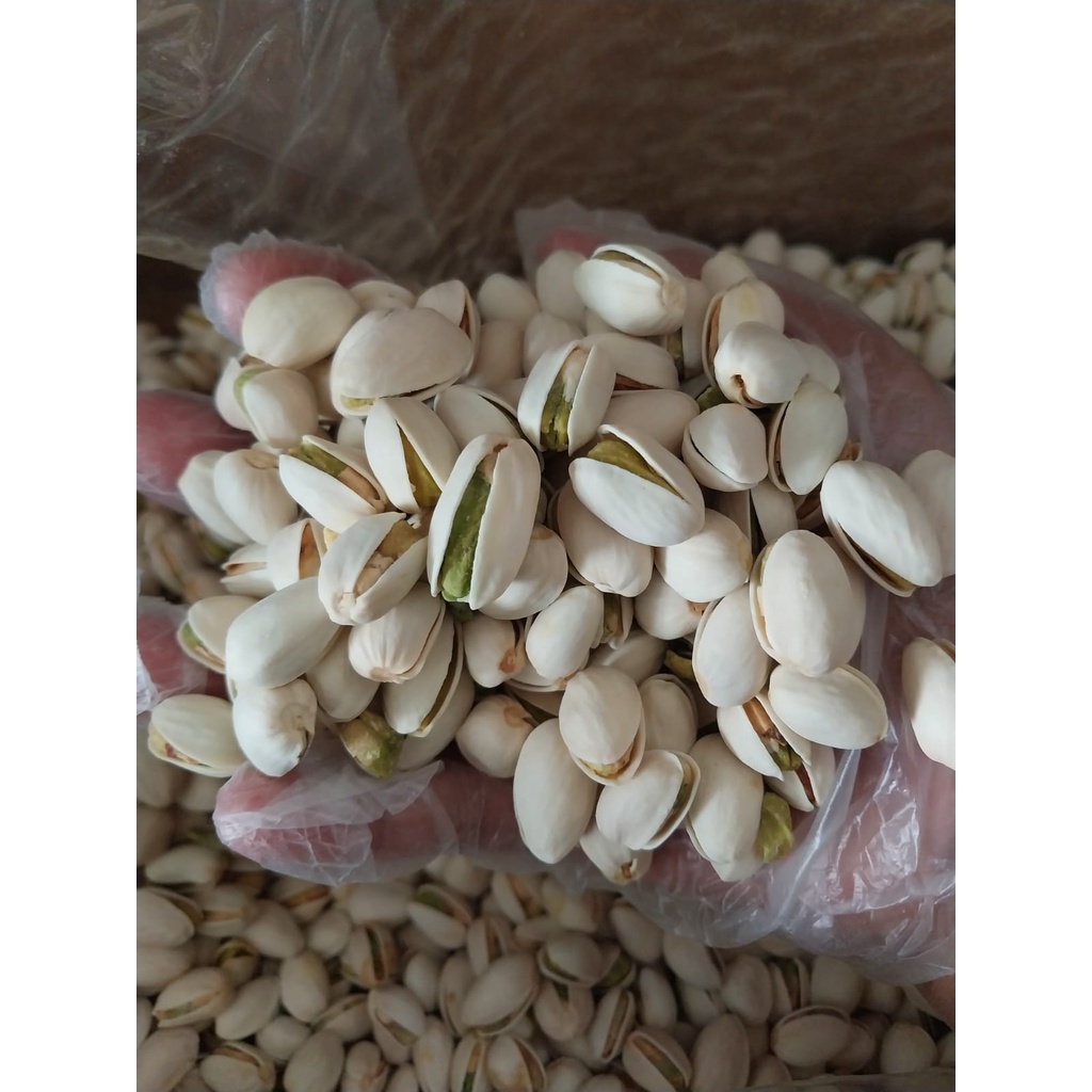 

Kacang pistachio 1kg/Kacang ketawa/ kacang pistachio putih selma