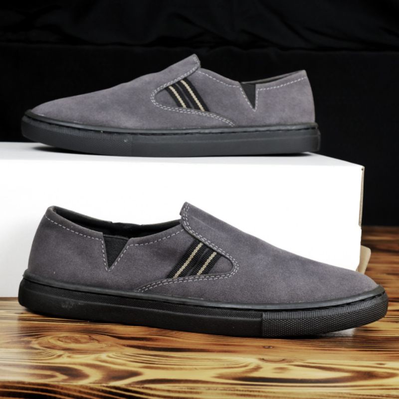 WOLF BURN Sepatu Pria Casual Slip on Trendy Branded Slip Kasual  Nyaman Dipakai Kantor Harian