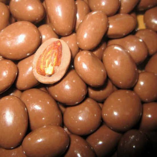 

✯ 500 Gram Coklat isi Almond ( Chocolate Almonds ) ♠