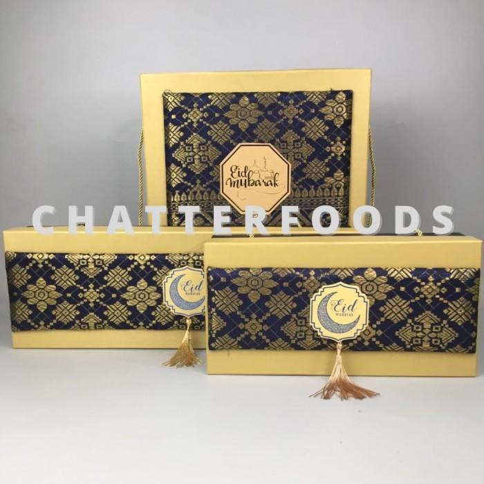 

Hardbox Songket Premium Isi 2,3,4Toples / Box Hampers Lebaran 036