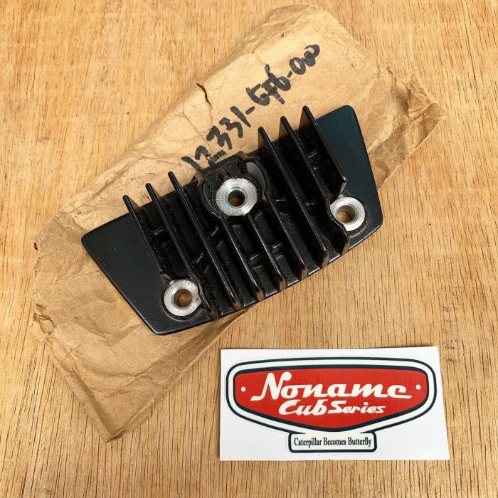 Tutup cover cylinder head kanan honda honda win 100 win100 ori