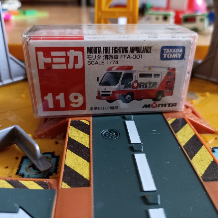 TOMICA TAKARA TOMY MORITA FIRE FIGHTING AMBULANCE TERLARIS