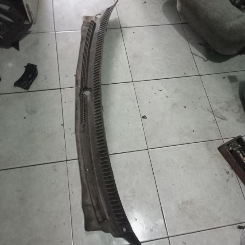 kisi-kisi cover tutup wiper bawah kaca depan Timor KIA shepia