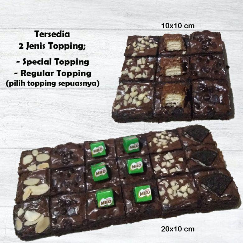 

7.7 HARGA GROSIR Fudgy Brownies Coklat isi 9 Slices dan 18 slices ( Free Request Notes)