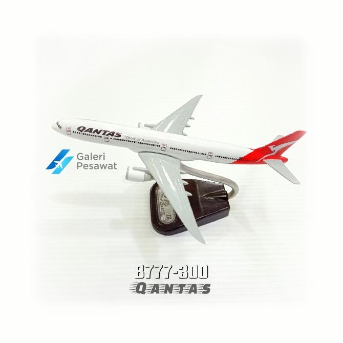 Replika Miniatur Pesawat Qantas B777-300