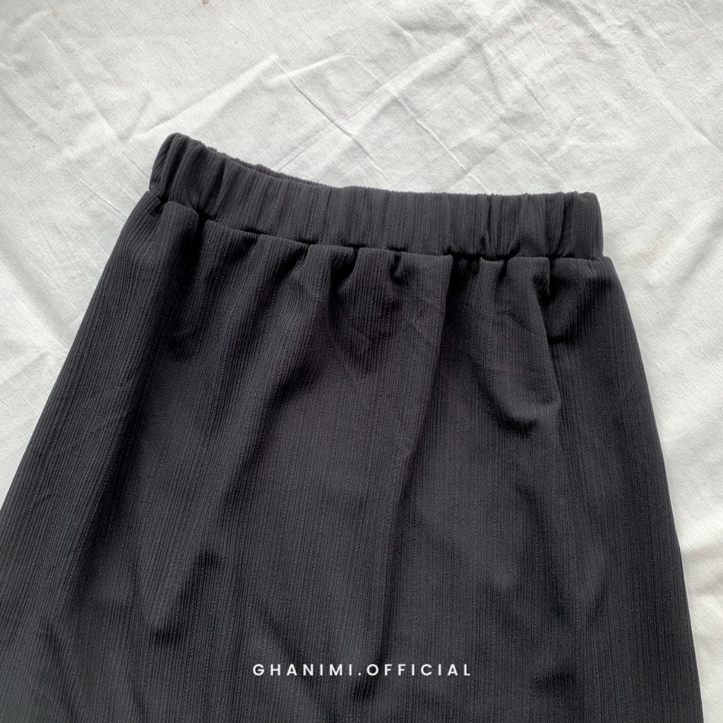 Ghanimi - Lyla Skirt / Rok Span Knit Polos / rok basic span panjang / rok span kerja / rok polos korean style / rok pinggang karet strech