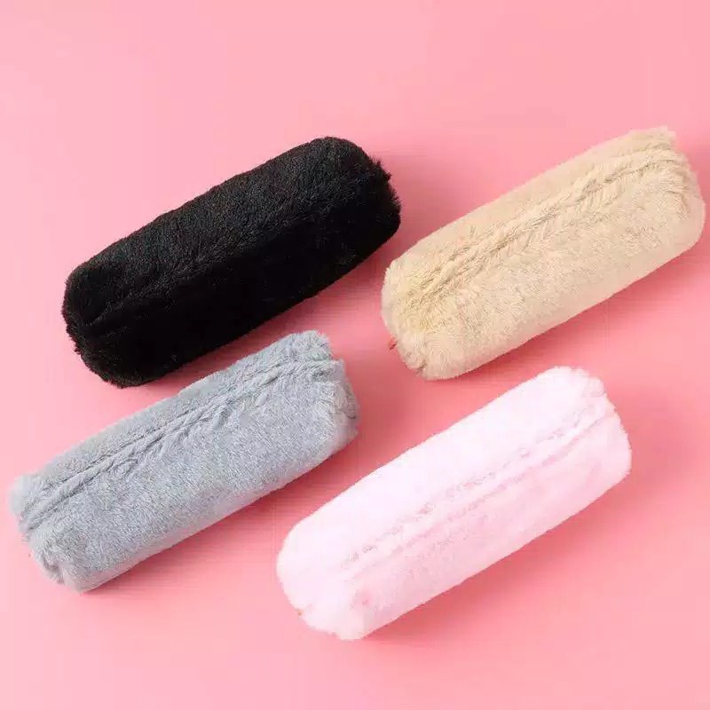 

Tempat Pensil Pouch Bulu Polos Lucu