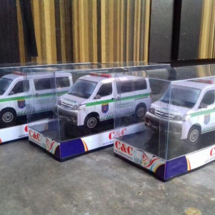 DISPLAY DIECAST MINIATUR MOBIL LUXIO CUSTOM MAINAN SKALA 1:50 TERBARU