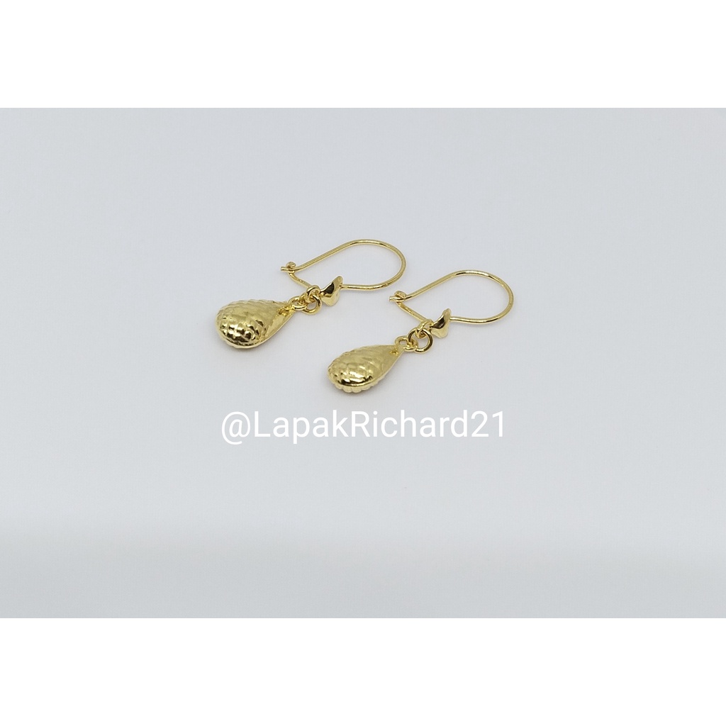 Anting Anak emas muda