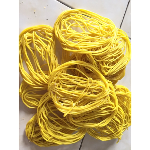 Krupuk Mie Kuning Mentah / Mireng Singkong Bumbu - 500gr