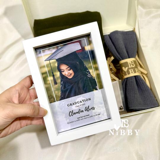 CUSTOM PHOTOVEIL Hampers Wisuda Sidang Graduation Frame Kado Pashmina Bros Toga Scrunchie Ciput Hadiah Premium Hardbox