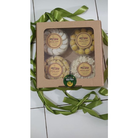 

Hampers Kue Kering (4 toples)