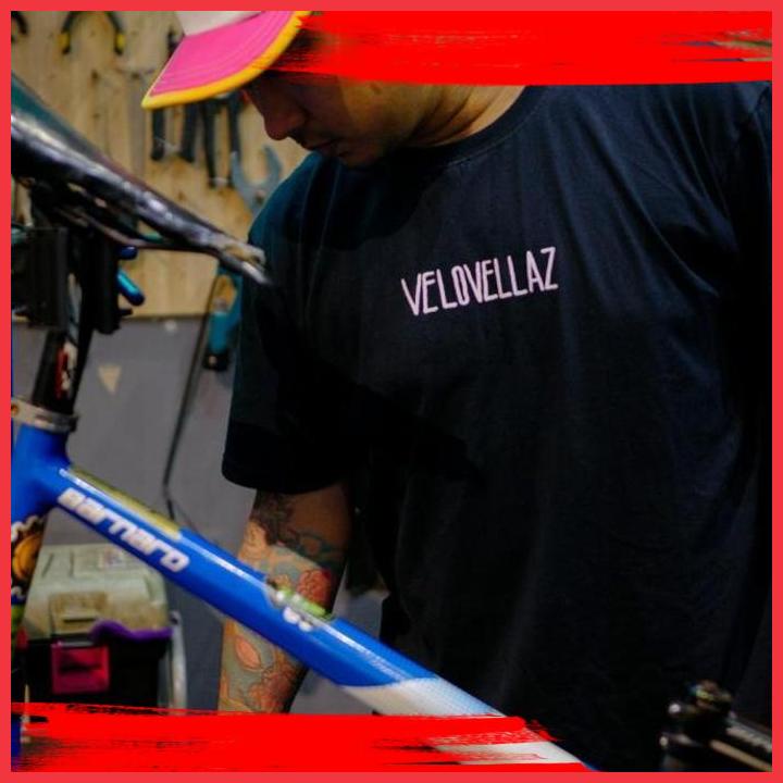 

(VEL) T-SHIRT CYCLIST THOUGHTS VELOVELLAZ X LAMINGGI KAOS