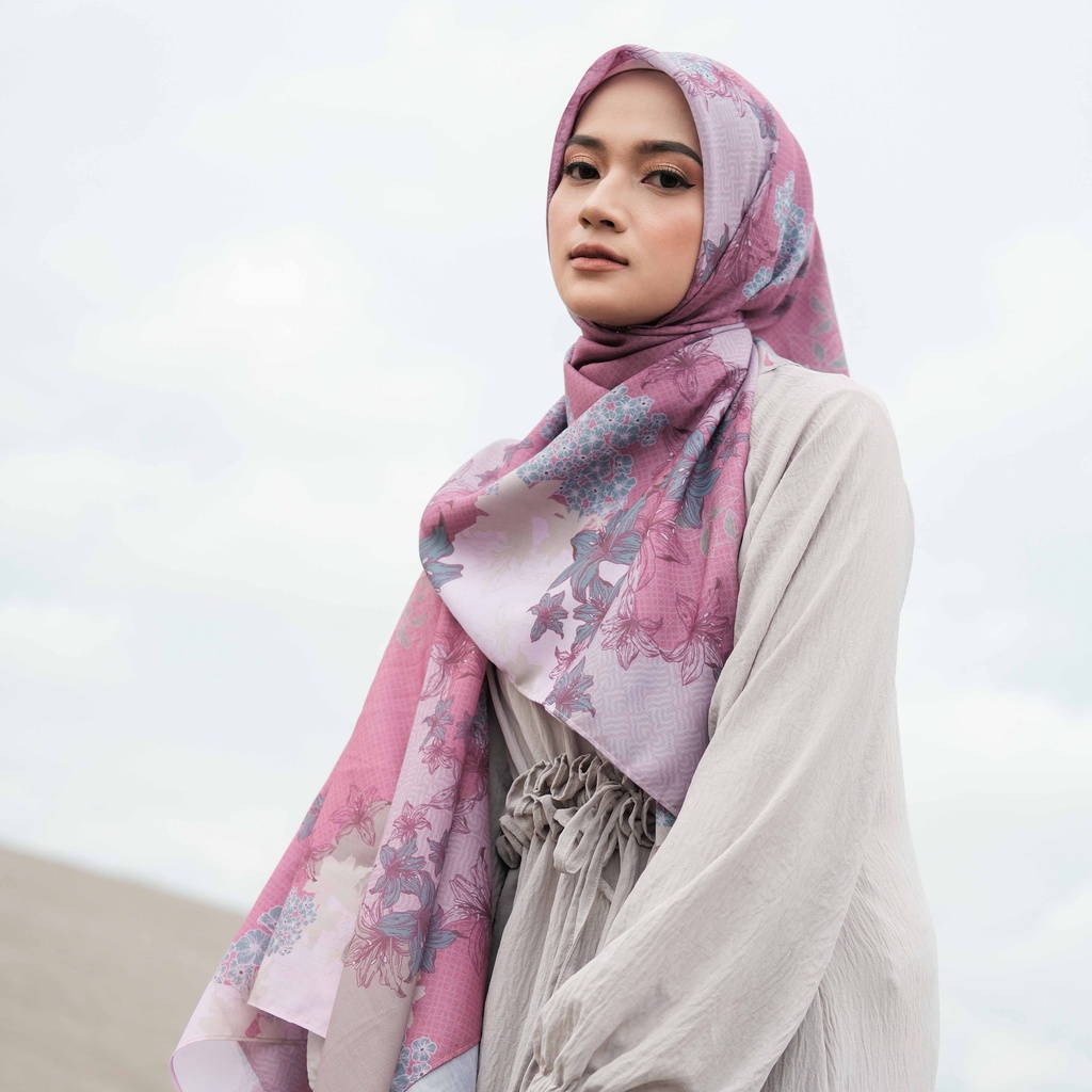 ALIF HIJAB SEGI EMPAT MOTIF PARIS PREMIUM KOREA - MILKY WAY