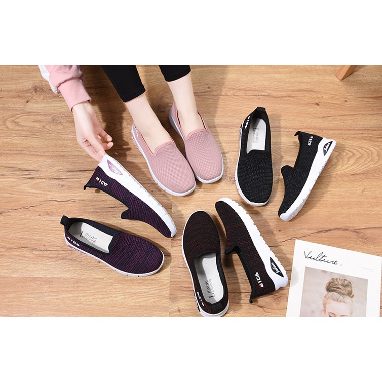 Sepatu Sneakers Tanpa Tali Wanita Import / Sepatu Rajut Slip On Wanita