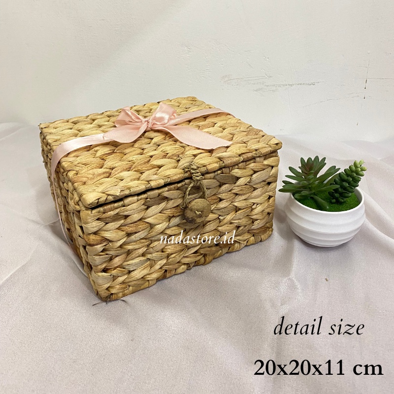 RUSTIC HOME STORAGE BOX MULTIFUNGI / HAMPERS BOX / KOTAK PARCEL /Keranjang Anyaman Eceng Gondok
